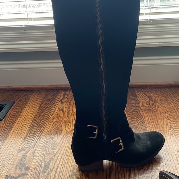 Donald J Pliner Boots - Picture 2 of 3